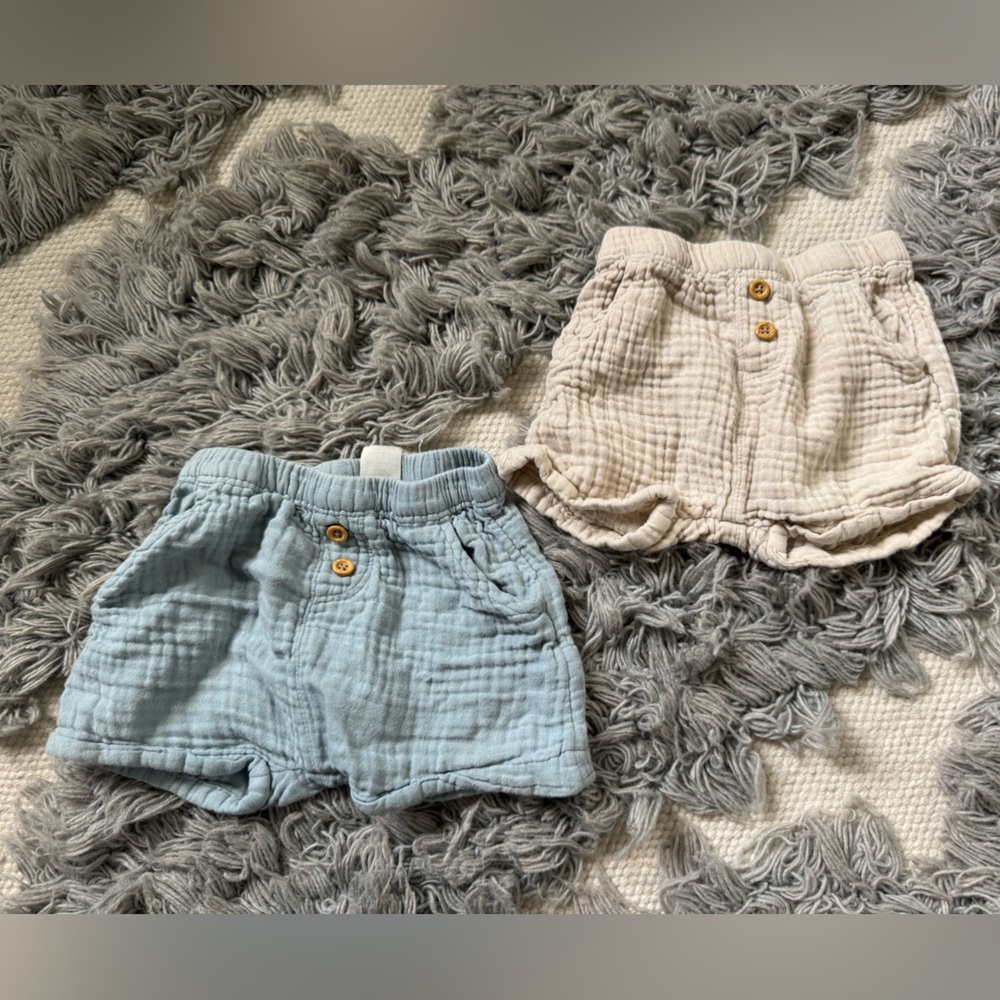 Little Planet - baby shorts - 9M